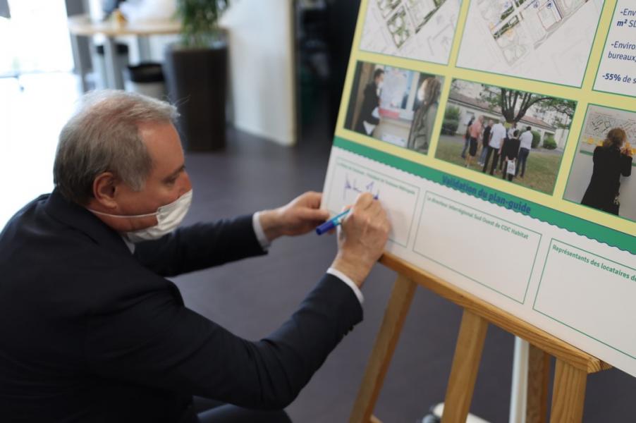 15- Signature de la charte de concertation et du Plan-Guide