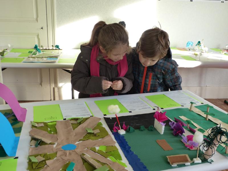 19- Chaque maquette est accompagnée d'un texte écrit par les enfants