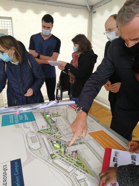 4- Atelier participatif sur le parvis du B612