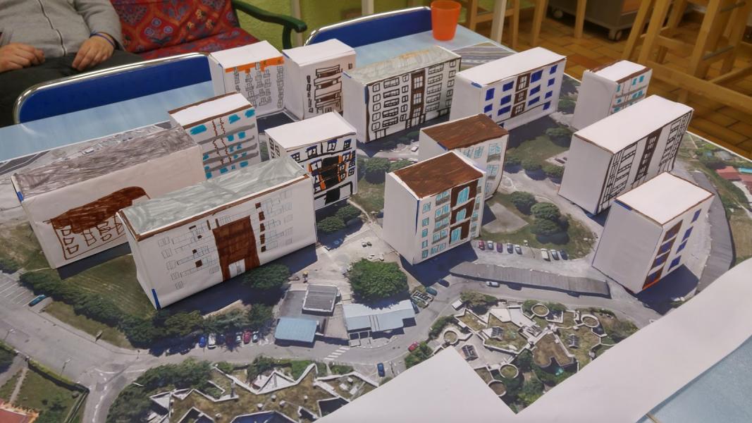 8- Maquette du quartier réalisée par les enfants