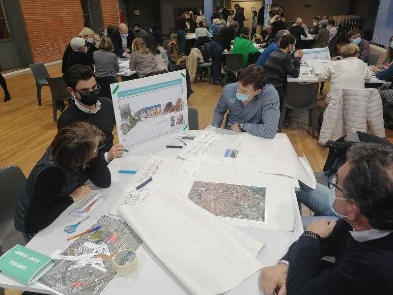 12-Recontres-débats, les habitants créent une carte d'identité partagée de leur quartier