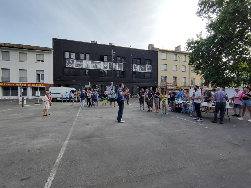 9-Visite en slam du quartier par l'artiste Jérôme Pinel