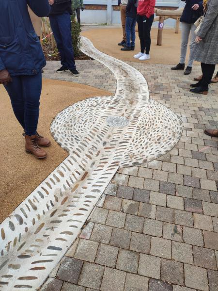 Récéption de la cours oasis de la maternelle Dupeux