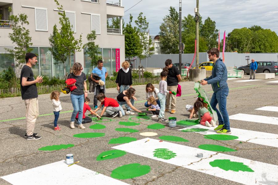 Ateliers pochoirs à l'occasion de la fête du printemps en Mai 2024